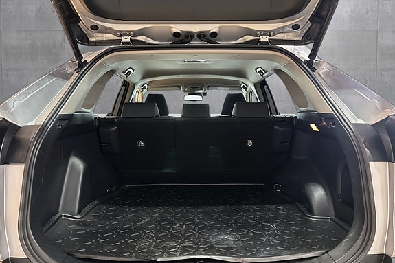 Toyota RAV4 16 of 26