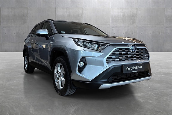 Toyota RAV4 7 of 26