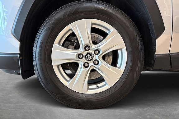 Toyota RAV4 18 of 26