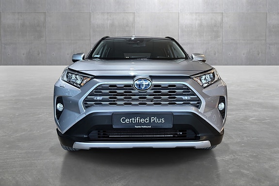 Toyota RAV4 8 of 26