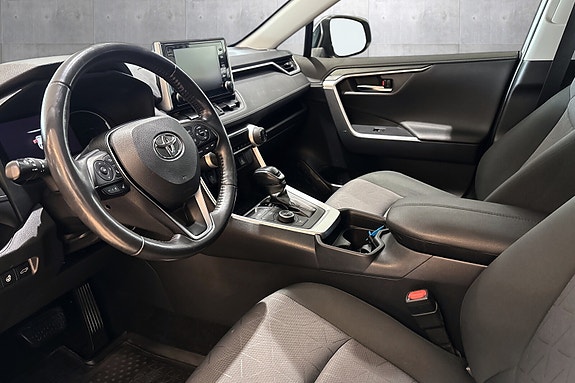 Toyota RAV4 9 of 26