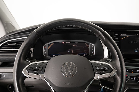 Volkswagen Caravelle 9 of 20