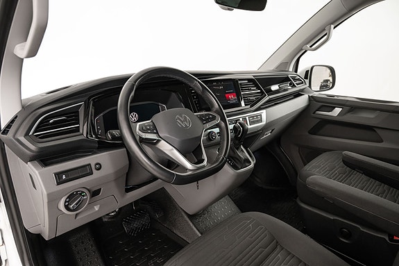Volkswagen Caravelle 8 of 20