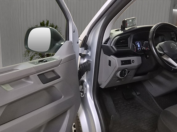 Volkswagen Transporter 19 of 30