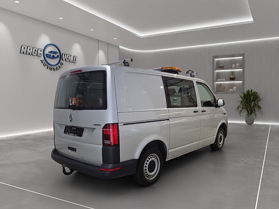 Volkswagen Transporter 10 of 30