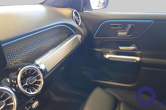 Mercedes-Benz EQB250 29 of 30