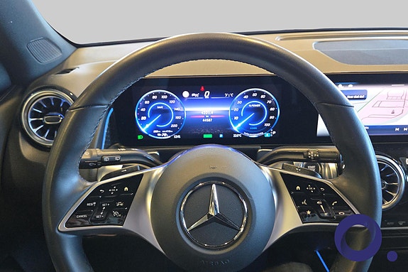 Mercedes-Benz EQB250 11 of 30