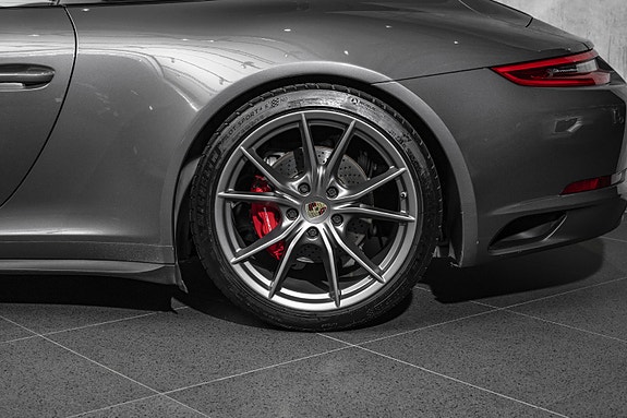 Porsche 911 15 of 30