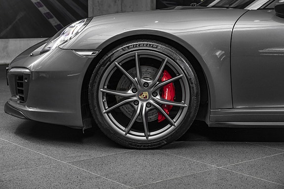 Porsche 911 14 of 30