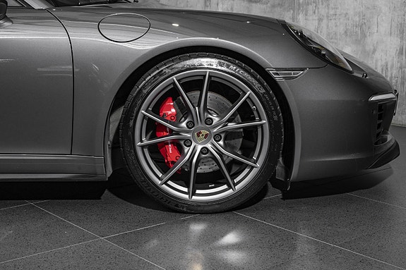Porsche 911 13 of 30