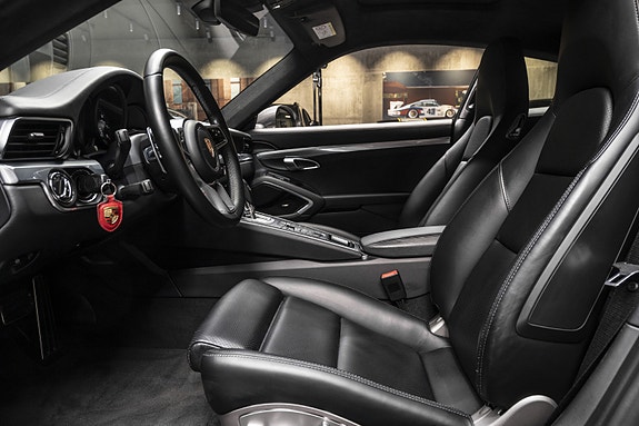 Porsche 911 17 of 30