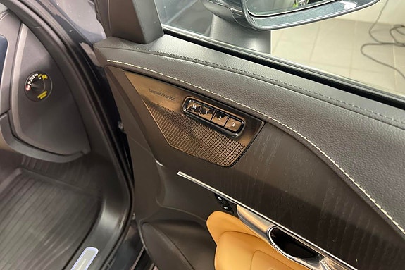 Volvo XC90 19 of 30