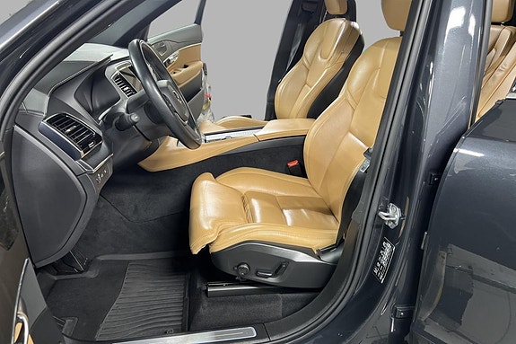 Volvo XC90 5 of 30