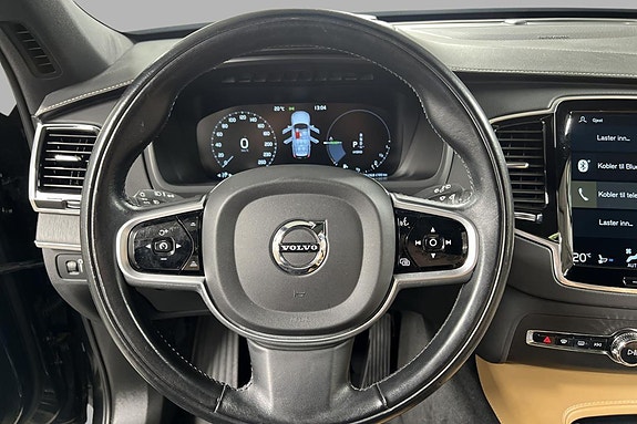 Volvo XC90 6 of 30