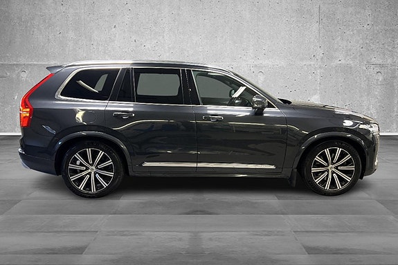 Volvo XC90 30 of 30