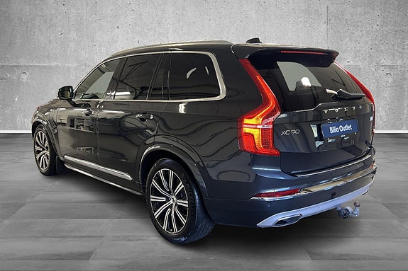 Volvo XC90 2 of 30