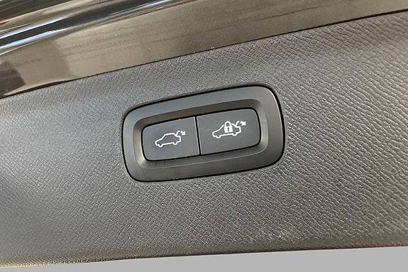 Volvo XC90 13 of 30