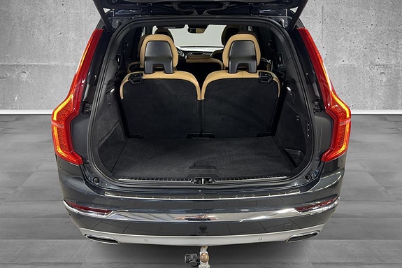 Volvo XC90 12 of 30