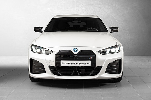 BMW i4 2 of 29
