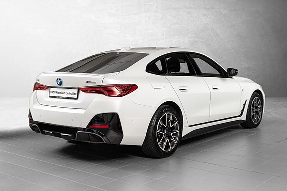 BMW i4 7 of 29