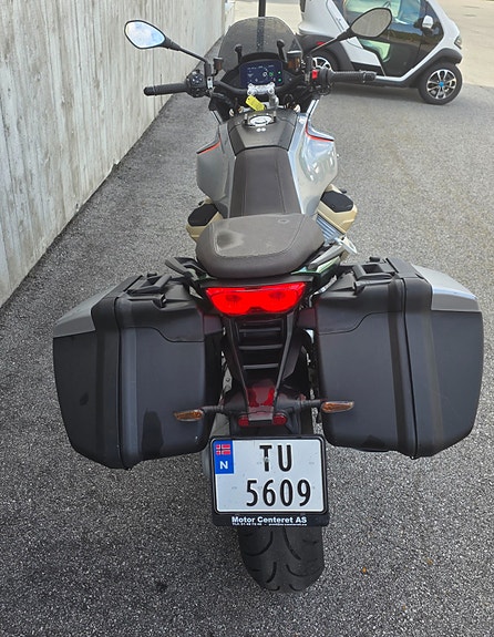 Moto Guzzi V100 Mandello 4 of 8