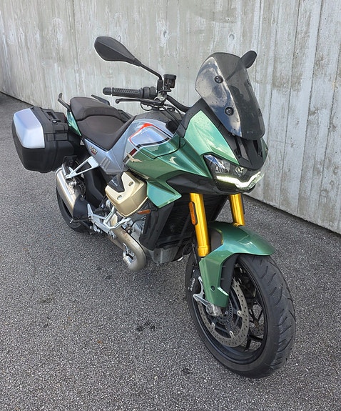 Moto Guzzi V100 Mandello 3 of 8