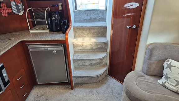 Princess V42 2 x Volvo Penta D6 350. Hekk- og baugtrøster. Ankervinsj akter 23 of 30