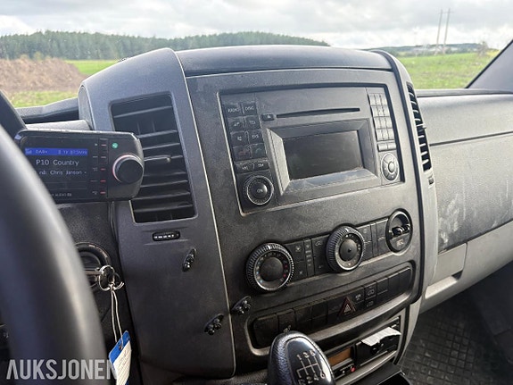 Mercedes-Benz Sprinter 17 of 29