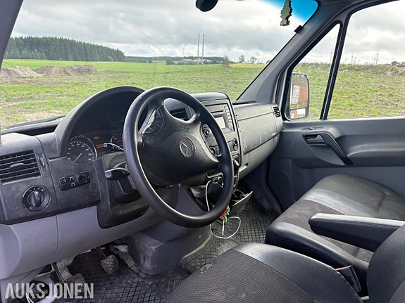 Mercedes-Benz Sprinter 15 of 29