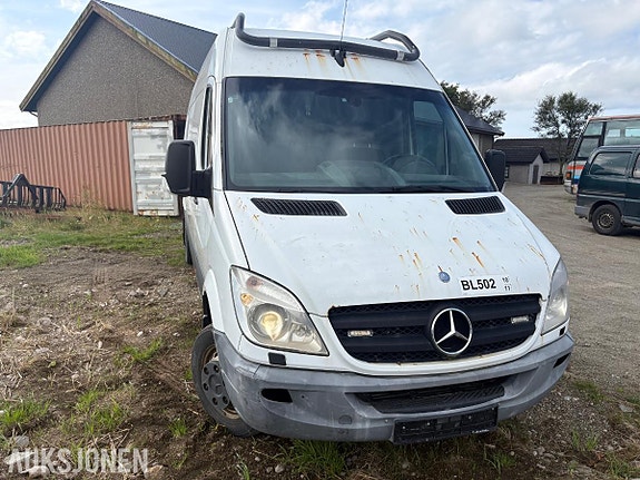 Mercedes-Benz Sprinter 14 of 29