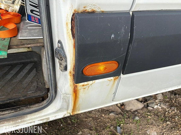Mercedes-Benz Sprinter 28 of 29