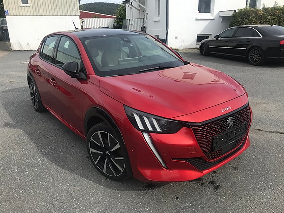 Peugeot 208 2 of 18