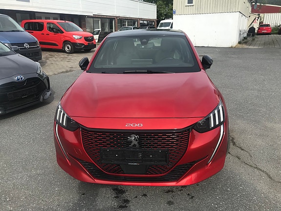 Peugeot 208 3 of 18