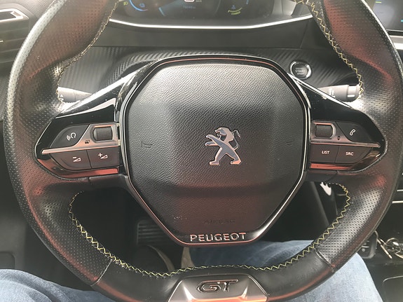 Peugeot 208 10 of 18
