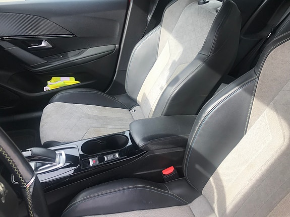 Peugeot 208 7 of 18