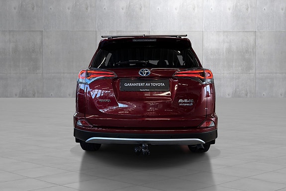 Toyota RAV4 4 of 29