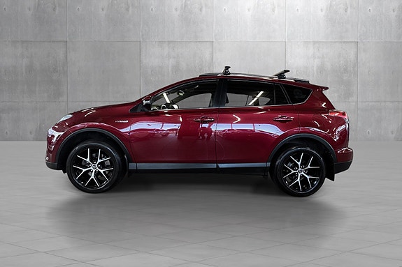 Toyota RAV4 2 of 29