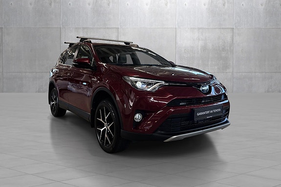 Toyota RAV4 7 of 29