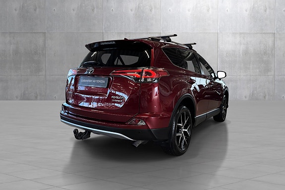 Toyota RAV4 5 of 29