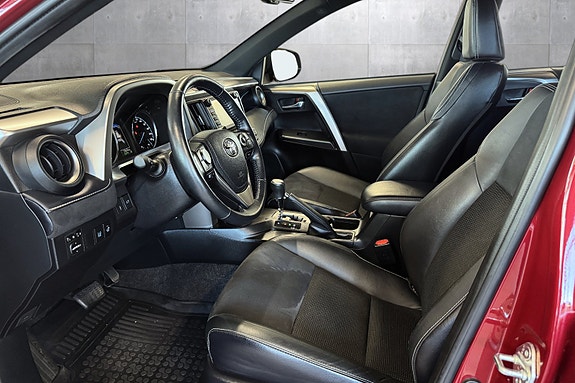 Toyota RAV4 9 of 29