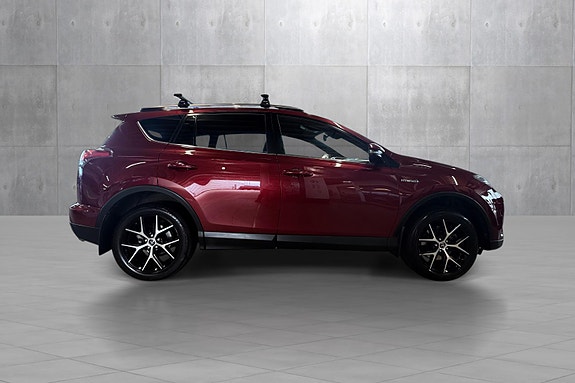 Toyota RAV4 6 of 29