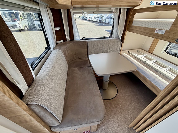 Dethleffs 650 Camper Snow 19 of 23