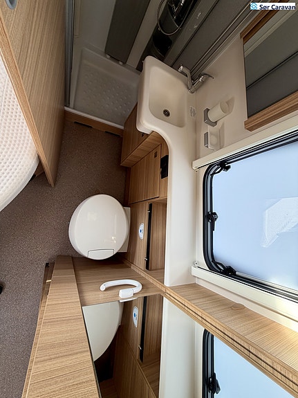 Dethleffs 650 Camper Snow 17 of 23