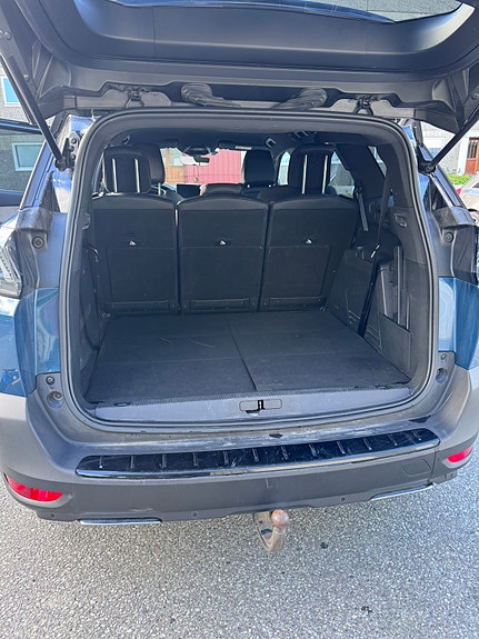 Peugeot 5008 10 of 17