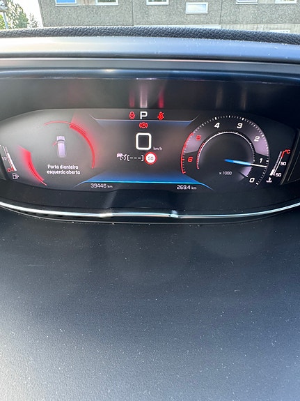 Peugeot 5008 4 of 17