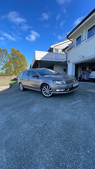 Volkswagen Passat 8 of 30