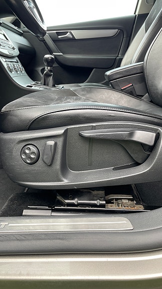 Volkswagen Passat 23 of 30