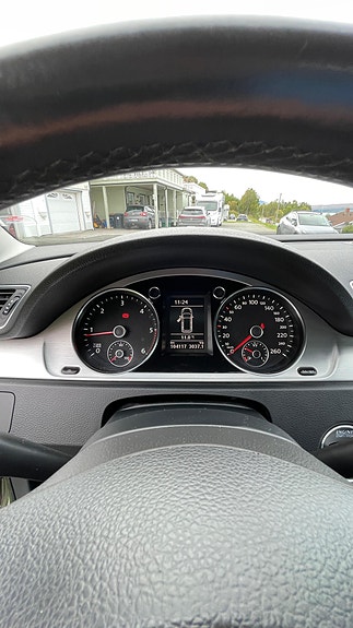 Volkswagen Passat 25 of 30