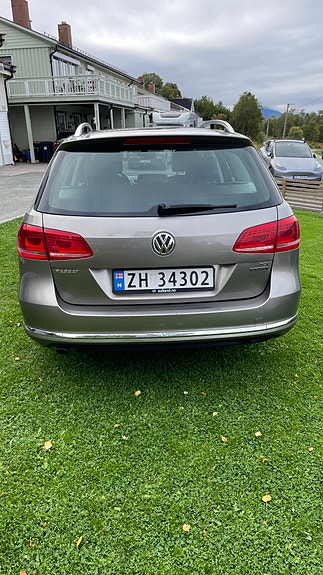 Volkswagen Passat 5 of 30