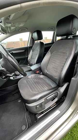 Volkswagen Passat 26 of 30